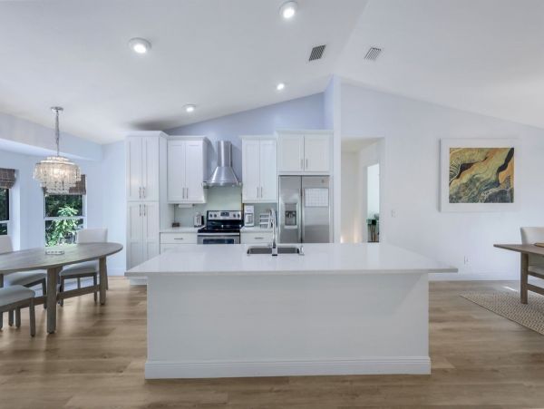 Vacation Home Sleeps 6 Guests in Naples FL NEW ARRIVAL CALL TODAY