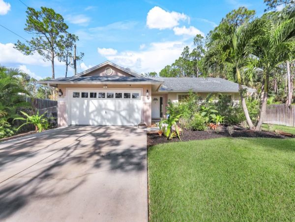 Vacation Home Sleeps 6 Guests in Naples FL NEW ARRIVAL CALL TODAY