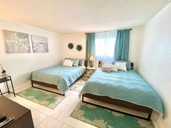 On Beach Hollywood Vacation Condo One Bedroom