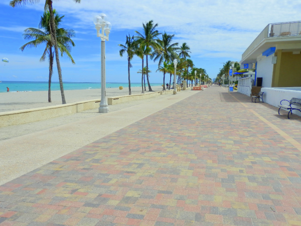 Charming Rental Short Walk to Beach Sleeps 4 Guests