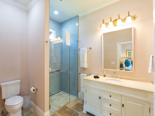 Vacation Estate Sleeps 18 Guests in Naples