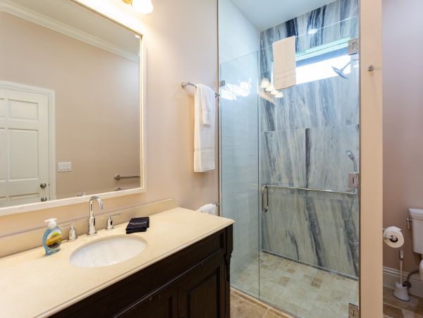 Vacation Estate Sleeps 18 Guests in Naples