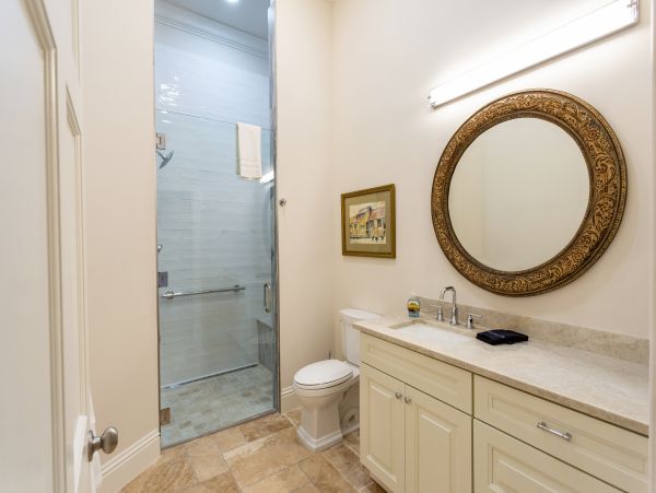 Vacation Estate Sleeps 18 Guests in Naples