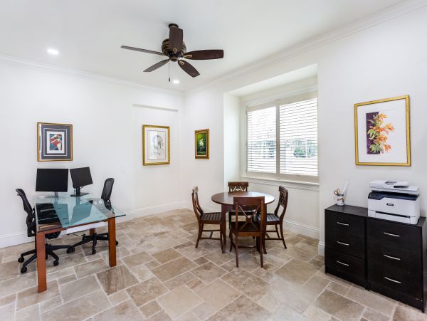 Vacation Estate Sleeps 18 Guests in Naples