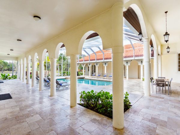 Vacation Estate Sleeps 18 Guests in Naples