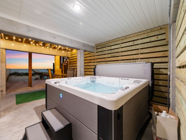 Port St. Joe Five Bedroom Vacation Home Right in Front of the Beach