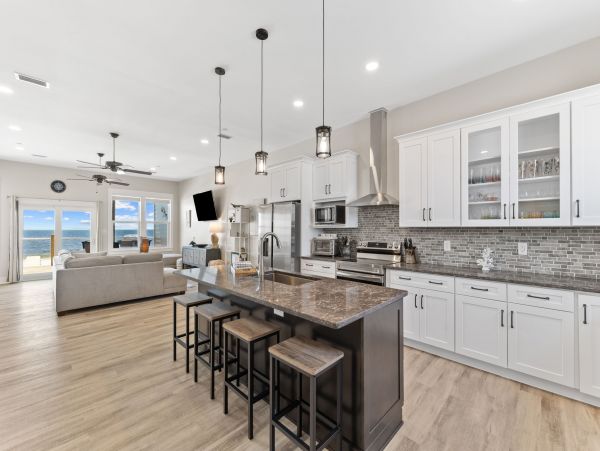 Port St. Joe Five Bedroom Vacation Home Right in Front of the Beach