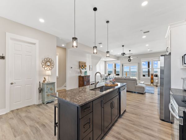 Port St. Joe Five Bedroom Vacation Home Right in Front of the Beach
