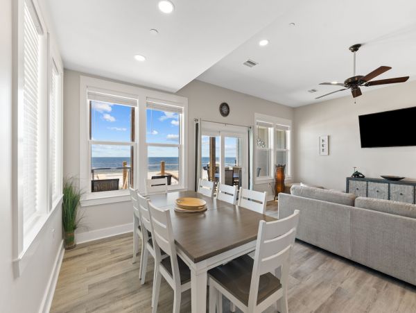 Port St. Joe Five Bedroom Vacation Home Right in Front of the Beach