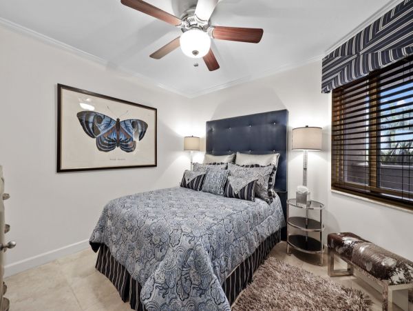 Walk to Beach Naples Vacation Condo Sleeps Six Guests