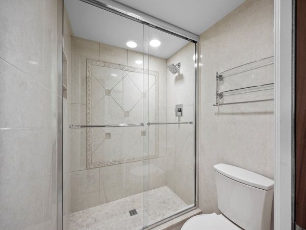 Walk to Beach Naples Vacation Condo Sleeps Six Guests