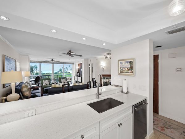 Walk to Beach Naples Vacation Condo Sleeps Six Guests