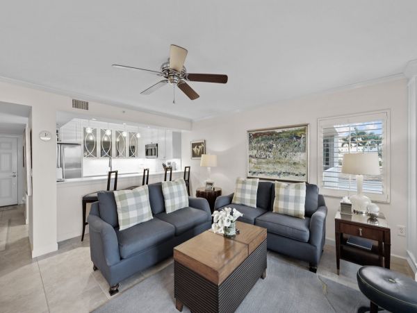 Walk to Beach Naples Vacation Condo Sleeps Six Guests