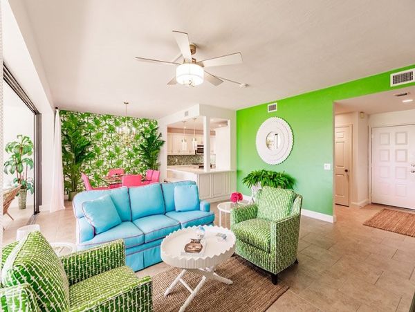 Charming Two Bedroom Vacation Condo in Naples