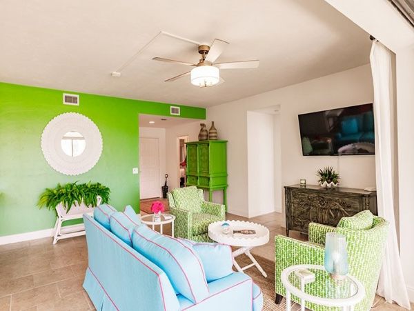Charming Two Bedroom Vacation Condo in Naples