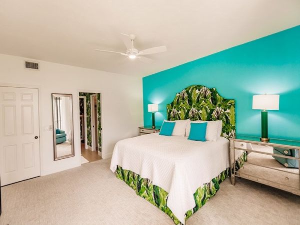Charming Two Bedroom Vacation Condo in Naples