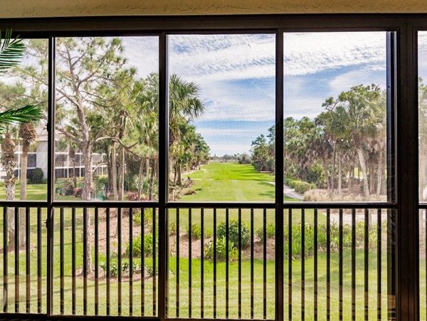 Charming Two Bedroom Vacation Condo in Naples