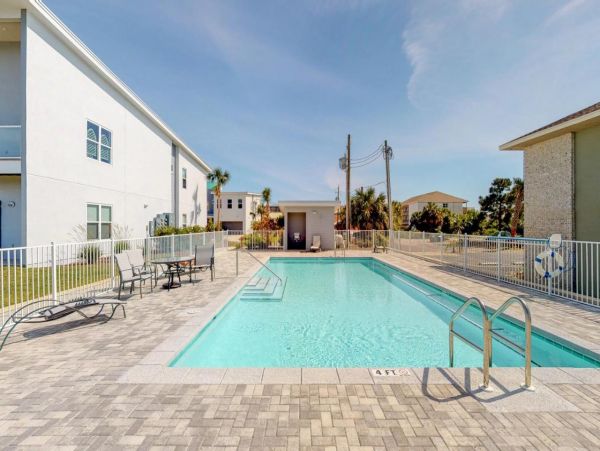 Bay-Front Condo with 4 Bedrooms in Okaloosa Island