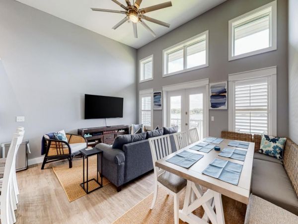 Bay-Front Condo with 4 Bedrooms in Okaloosa Island