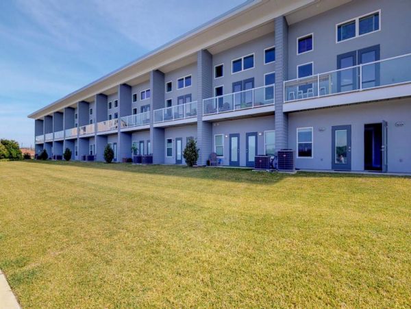 Bay-Front Condo with 4 Bedrooms in Okaloosa Island