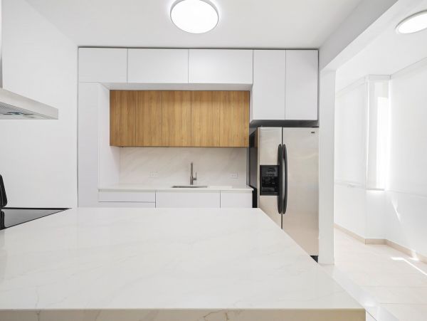 Contemporary 3-Bedroom Condo Prime Location in a Prestigious Area