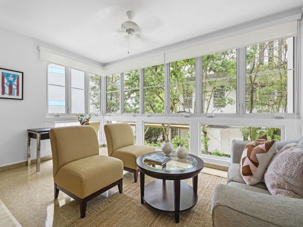 Contemporary 3-Bedroom Condo Prime Location in a Prestigious Area