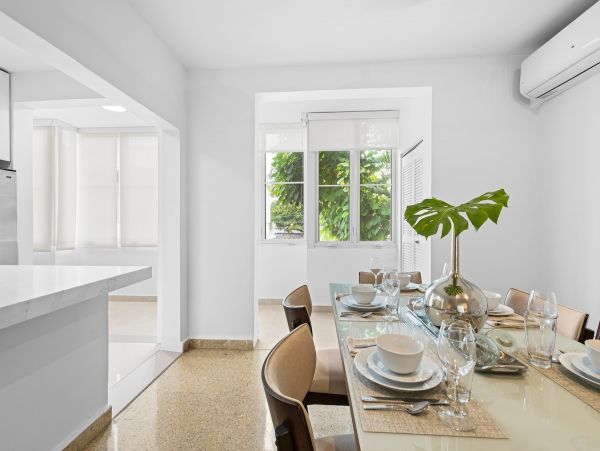 Contemporary 3-Bedroom Condo Prime Location in a Prestigious Area