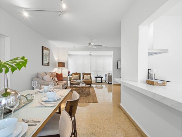 Contemporary 3-Bedroom Condo Prime Location in a Prestigious Area