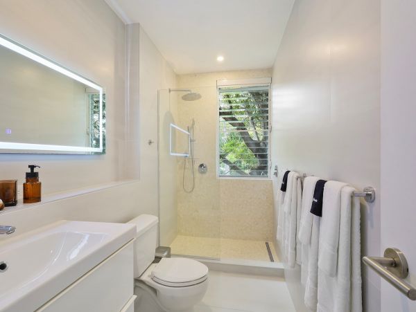 Contemporary 3-Bedroom Condo Prime Location in a Prestigious Area