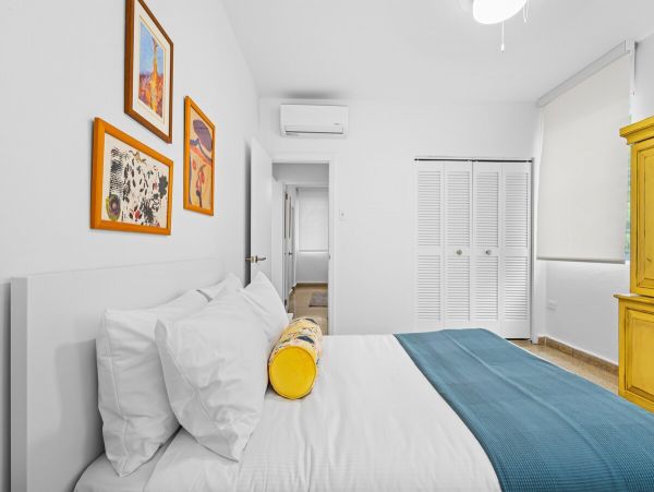 Contemporary 3-Bedroom Condo Prime Location in a Prestigious Area