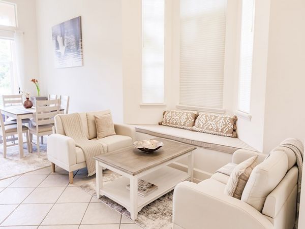 Elegant 3-bedroom 3-bathroom Home in Naples