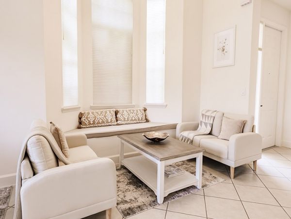 Elegant 3-bedroom 3-bathroom Home in Naples