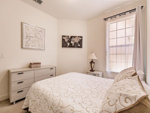 Elegant 3-bedroom 3-bathroom Home in Naples