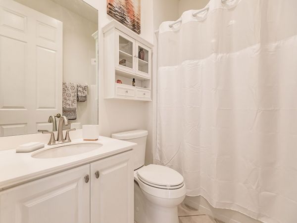 Elegant 3-bedroom 3-bathroom Home in Naples
