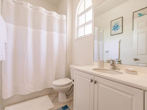 Elegant 3-bedroom 3-bathroom Home in Naples