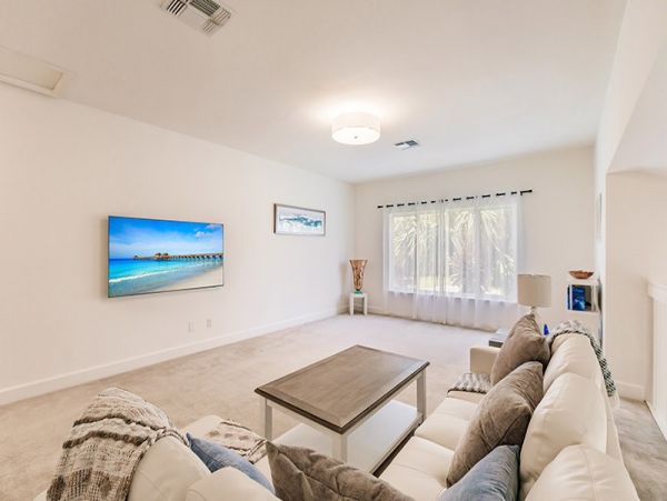Elegant 3-bedroom 3-bathroom Home in Naples