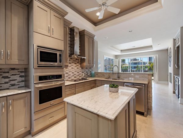 Bayfront Three Bedroom Plus Den Vacation Pool Home
