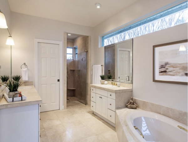 Bayfront Three Bedroom Plus Den Vacation Pool Home