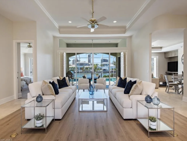 Bayfront Three Bedroom Plus Den Vacation Pool Home