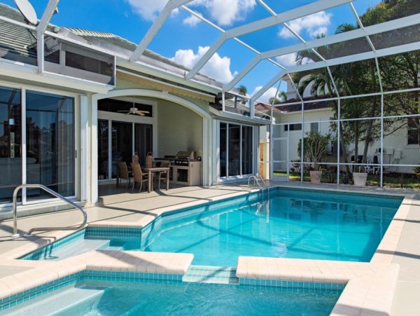 Bayfront Three Bedroom Plus Den Vacation Pool Home