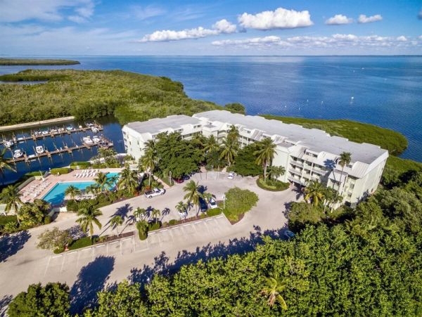 Walk to Beach Captiva Vacation Condo One Bedroom
