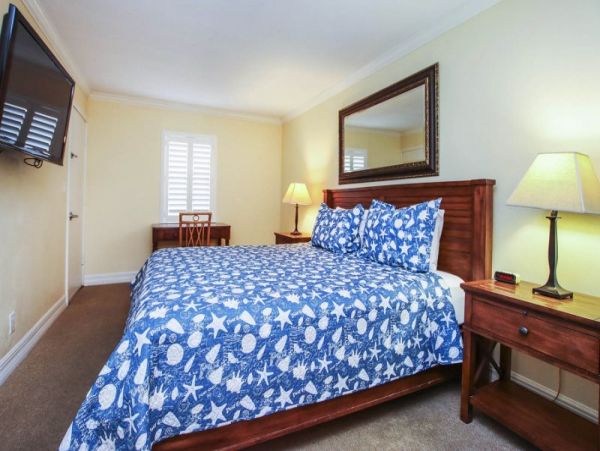 Walk to Beach Captiva Vacation Condo One Bedroom