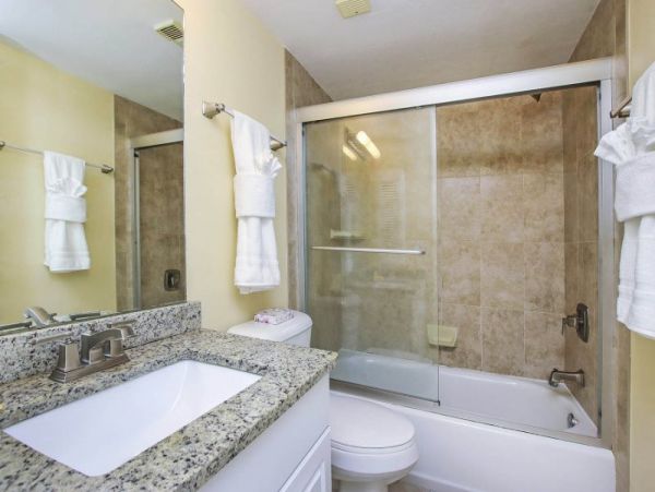 Walk to Beach Captiva Vacation Condo One Bedroom