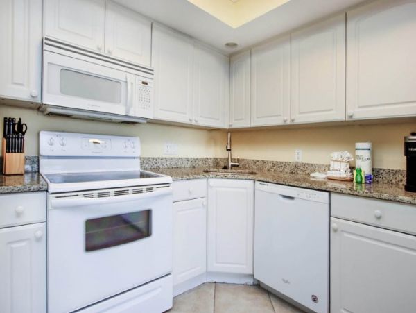 Walk to Beach Captiva Vacation Condo One Bedroom