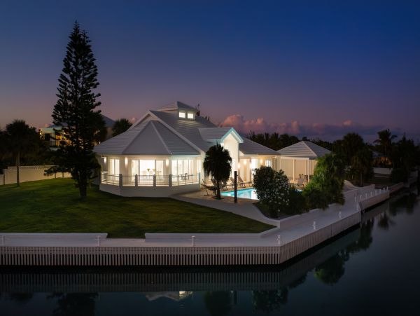 Four Bedroom Luxury Canal Front Rental Villa in Turks and Caicos