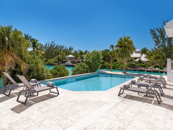 Four Bedroom Luxury Canal Front Rental Villa in Turks and Caicos