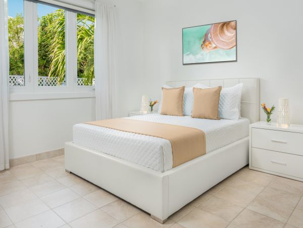Four Bedroom Luxury Canal Front Rental Villa in Turks and Caicos