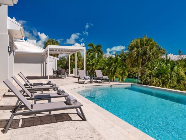 Four Bedroom Luxury Canal Front Rental Villa in Turks and Caicos