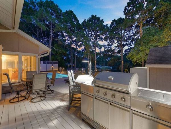 Walk to Beach Vacation Home Sleeps 8 Guests in Miramar