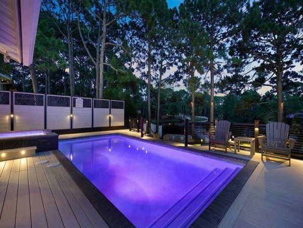 Walk to Beach Vacation Home Sleeps 8 Guests in Miramar